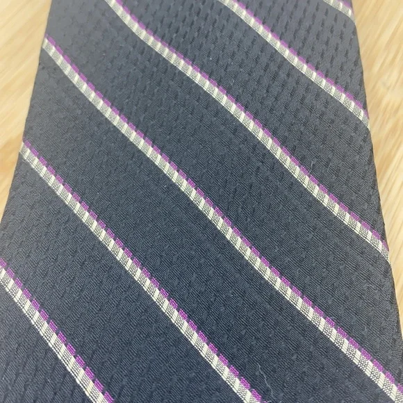 FENDIMen's Tie; Pure Italian Silk